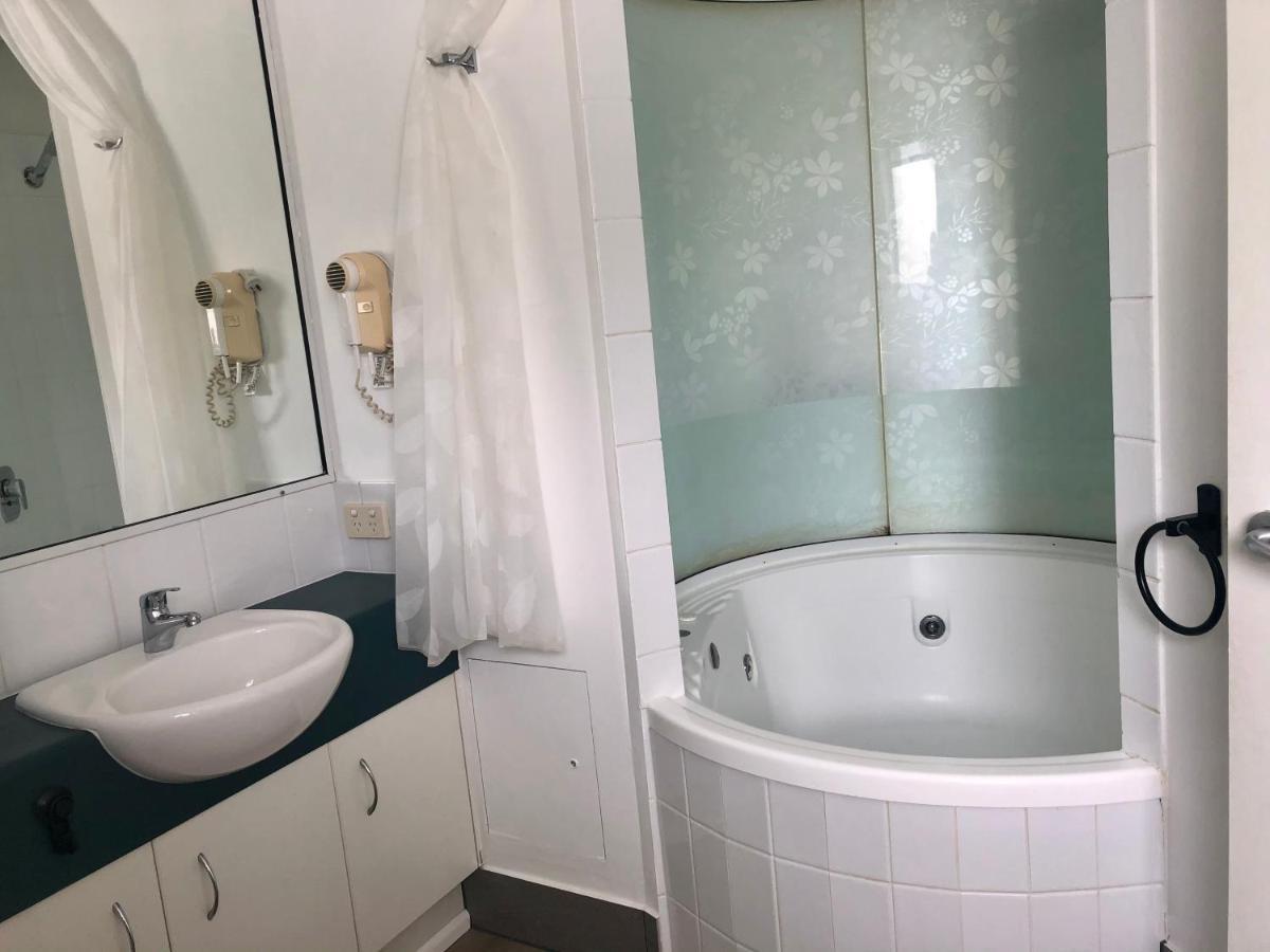 Apartment In 4* Resort - Pool Views - Great Location Noosaville Eksteriør billede